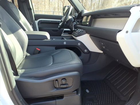 Certified 2024 Land Rover Defender 110 S image 3