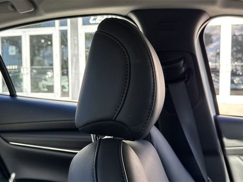 Used 2023 MAZDA MAZDA3 s image 21