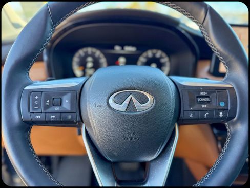Used 2023 INFINITI QX60 Sensory w/ Vision Package image 17