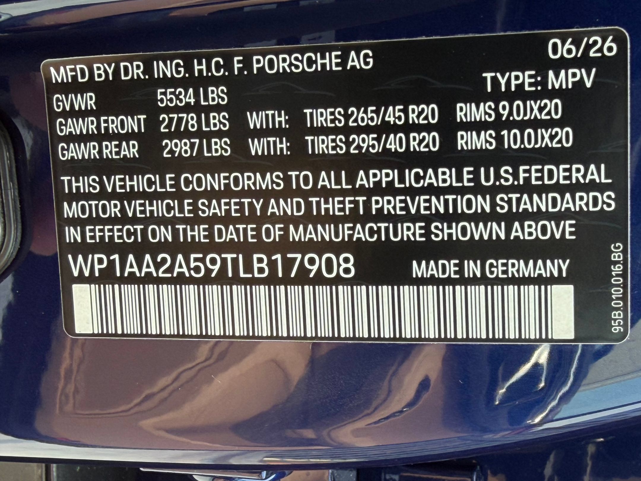 Used 2026 Porsche Macan AWD/4WD image 22