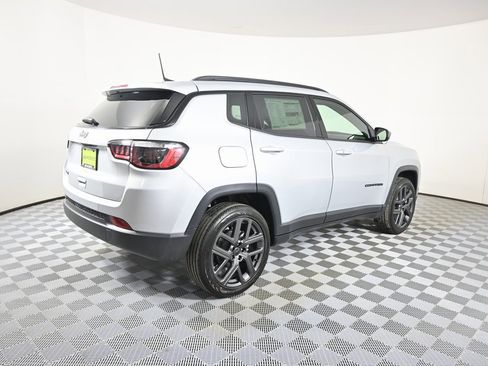 New 2026 Jeep Compass Latitude image 6
