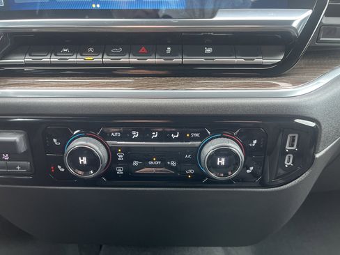 Used 2025 Chevrolet Silverado 1500 LT image 26