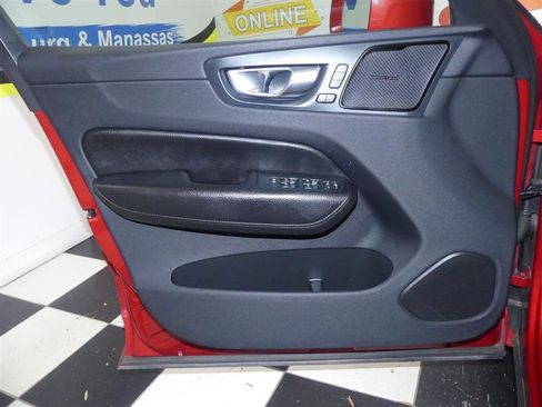 Used 2019 Volvo XC60 T5 Inscription image 25