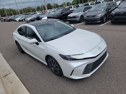 Used 2025 Toyota Camry XLE image 2