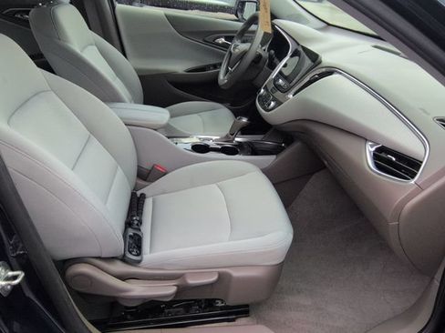 Used 2020 Chevrolet Malibu LT FWD image 28