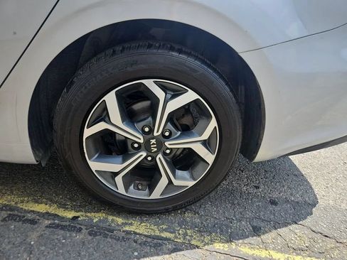 Used 2019 Kia Forte LXS FWD image 15