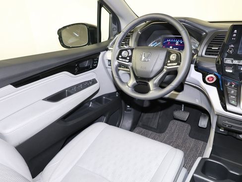 Used 2022 Honda Odyssey Elite image 9