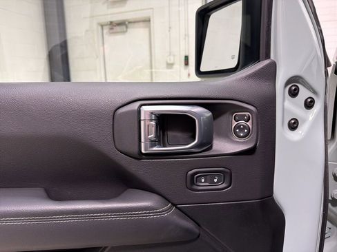 Used 2023 Jeep Wrangler Unlimited Sahara w/ Cold Weather Group image 18