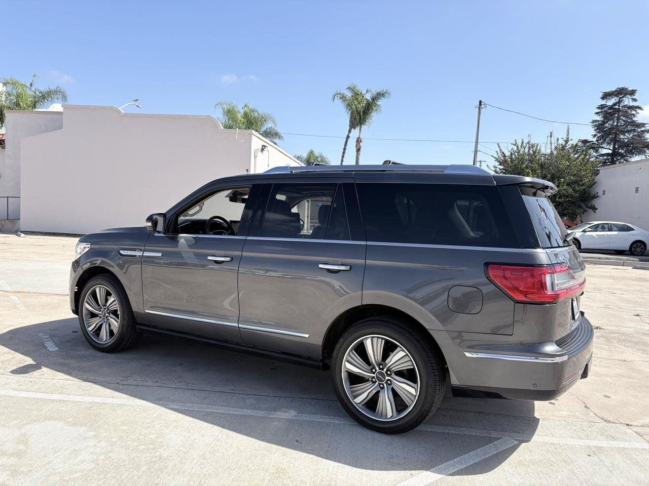 Used 2018 Lincoln Navigator Select w/ Technology Package RWD image 14