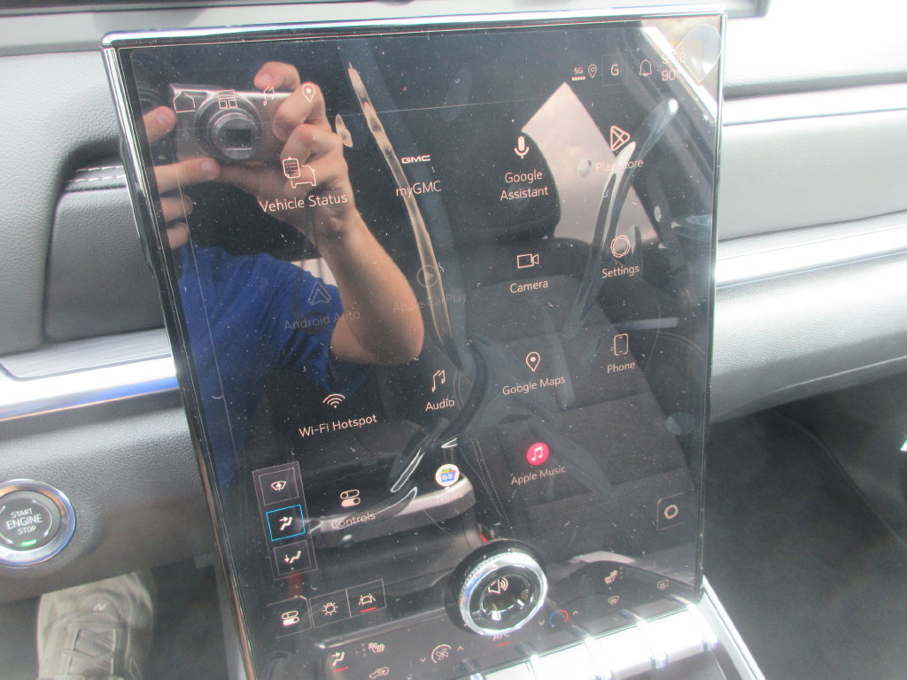 New 2027 GMC Terrain Elevation w/ Black Edition FWD image 16