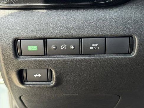 Used 2025 Nissan Sentra SV w/ All-Weather Package FWD image 25