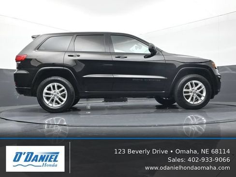 Used 2018 Jeep Grand Cherokee Altitude AWD/4WD image 13