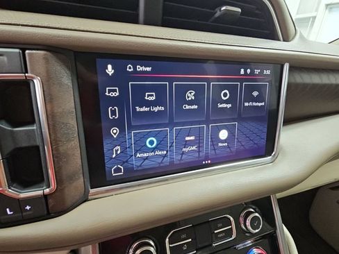 Used 2022 GMC Yukon Denali AWD/4WD image 17