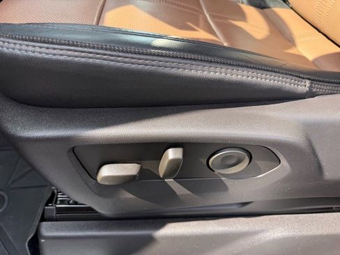 Used 2024 Chevrolet Silverado 1500 High Country w/ High Country Premium Package image 17