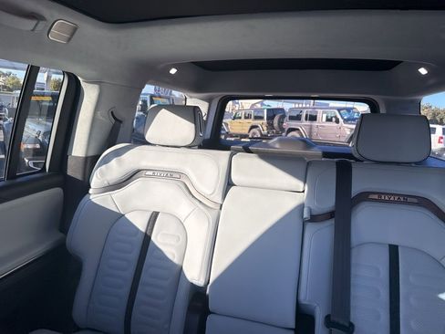 Used 2023 Rivian R1S Adventure image 98