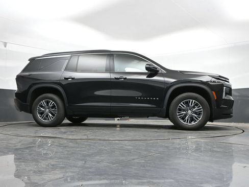 Used 2024 Chevrolet Traverse LT AWD/4WD image 47