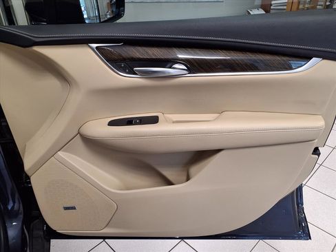 Used 2019 Cadillac XT5 FWD image 12