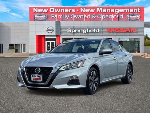 Used 2022 Nissan Altima 2.5 SV AWD/4WD image 2
