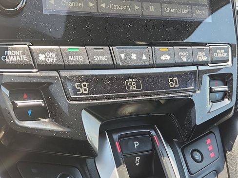 Used 2024 Honda Odyssey Sport image 12