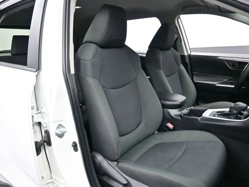 Used 2024 Toyota RAV4 LE image 13