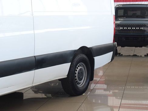 Used 2019 Mercedes-Benz Sprinter 2500 image 11