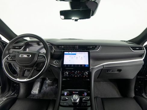 Used 2022 Jeep Grand Cherokee L Overland w/ Luxury Tech Group IV AWD/4WD image 34