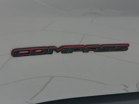 Used 2020 Jeep Compass Trailhawk AWD/4WD image 34