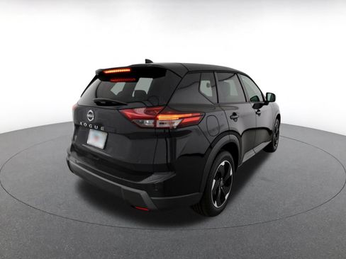Used 2025 Nissan Rogue SV FWD image 9