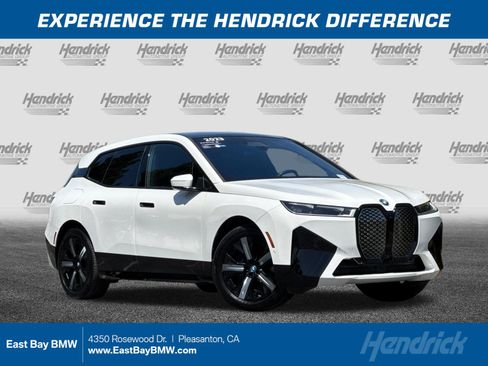 Used 2023 BMW iX xDrive50 w/ Sport Package AWD/4WD image 1
