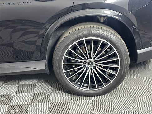 Used 2025 Mercedes-Benz GLC 300 4MATIC image 22
