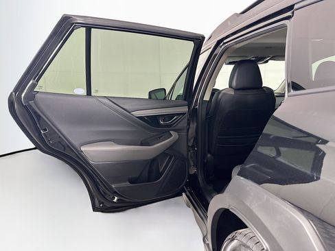 Used 2025 Subaru Outback Onyx Edition AWD/4WD image 27