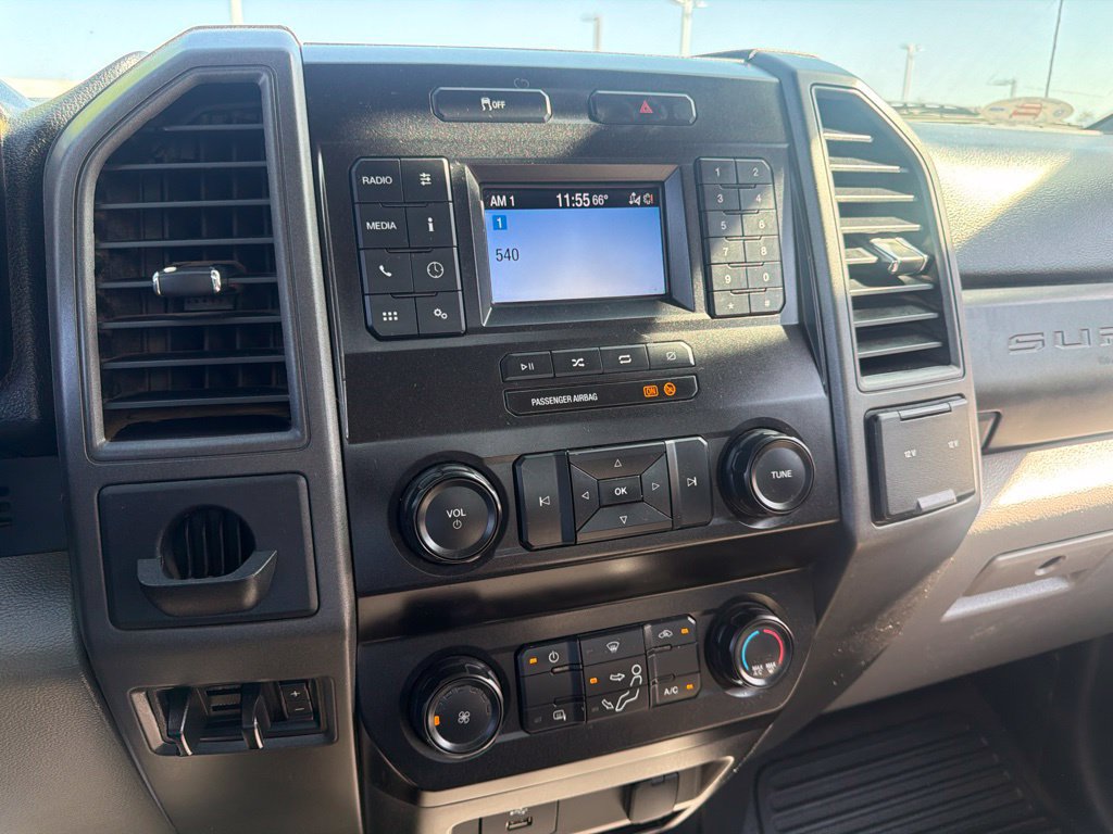 Used 2020 Ford F350 2WD Regular Cab DRW Super Duty image 29