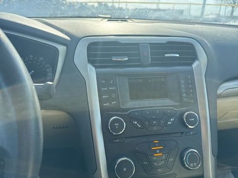 Used 2013 Ford Fusion SE image 9