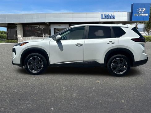 Used 2024 Nissan Rogue SV FWD image 6