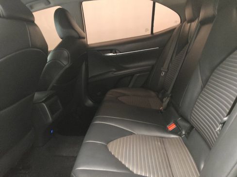 Used 2020 Toyota Camry SE image 18