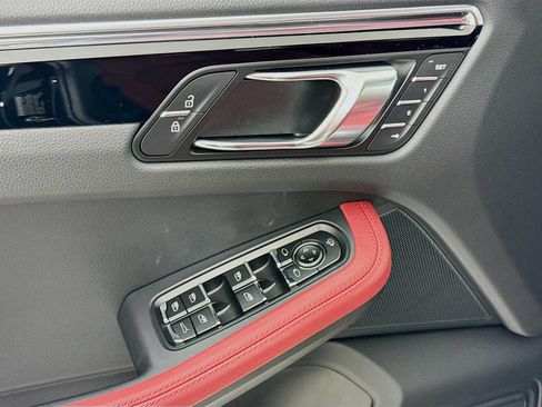 New 2026 Porsche Macan AWD/4WD image 11