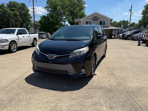 Used 2019 Toyota Sienna Limited Premium AWD/4WD image 1