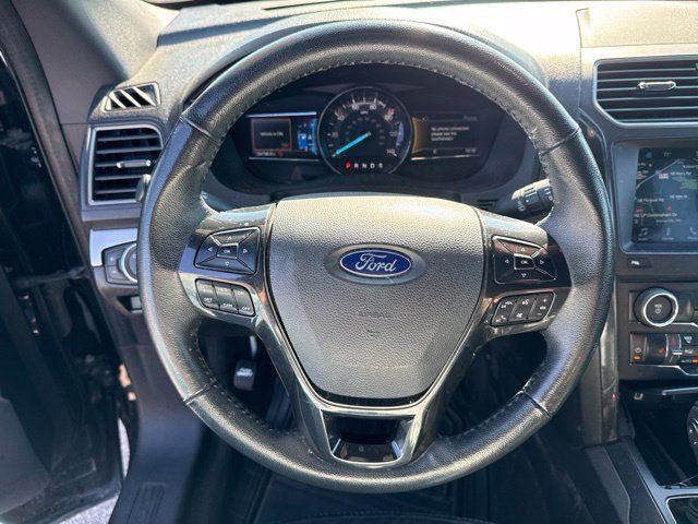 Used 2018 Ford Explorer XLT w/ Equipment Group 202A FWD image 17