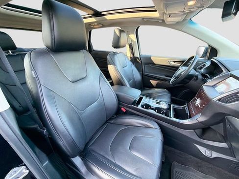 Used 2020 Ford Edge Titanium w/ Equipment Group 301A AWD/4WD image 27