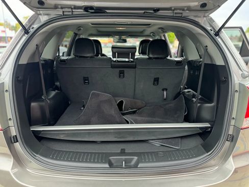 Used 2011 Kia Sorento SX image 22