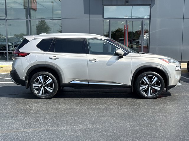 Certified 2023 Nissan Rogue Platinum FWD image 2