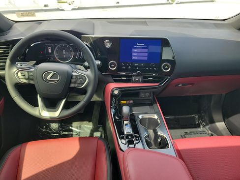 Used 2025 Lexus NX 250 FWD w/ Towing Package (2000 Lbs) image 16