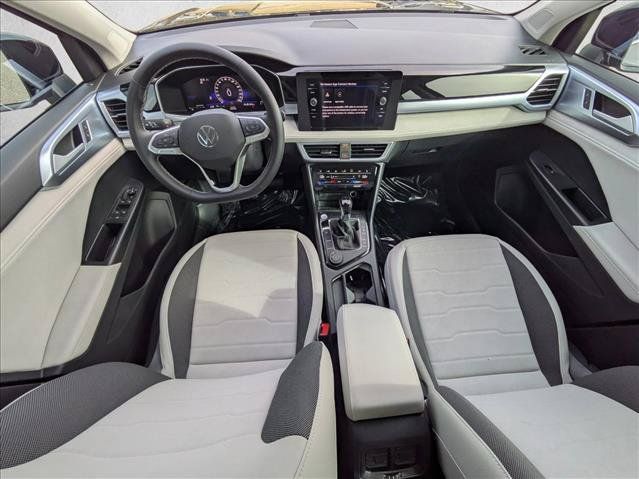 New 2026 Volkswagen Taos SE AWD/4WD image 3