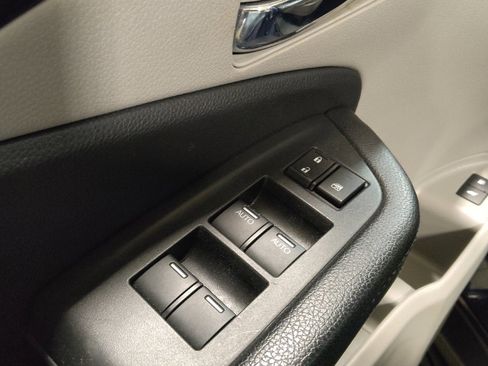 Used 2016 Honda Pilot Touring image 27