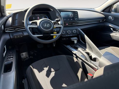 Certified 2024 Hyundai Elantra SE FWD image 15