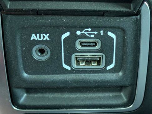 Used 2024 Jeep Wrangler Unlimited Sport AWD/4WD image 21