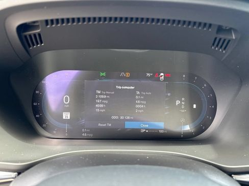Certified 2023 Volvo XC60 B5 Core w/ Climate Package AWD/4WD image 19