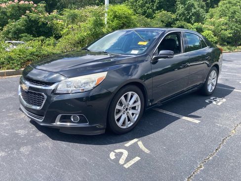 Used 2015 Chevrolet Malibu LT FWD image 2
