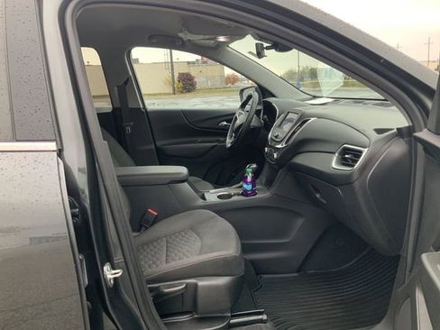 Used 2020 Chevrolet Equinox LT w/ Driver Convenience Package image 16