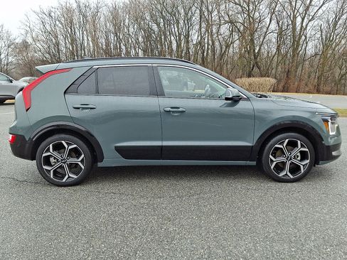 Used 2023 Kia Niro EX Touring image 7